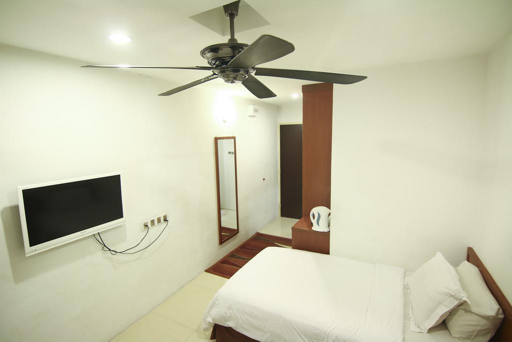 AG Hotel Penang Gelugor Bagian luar foto