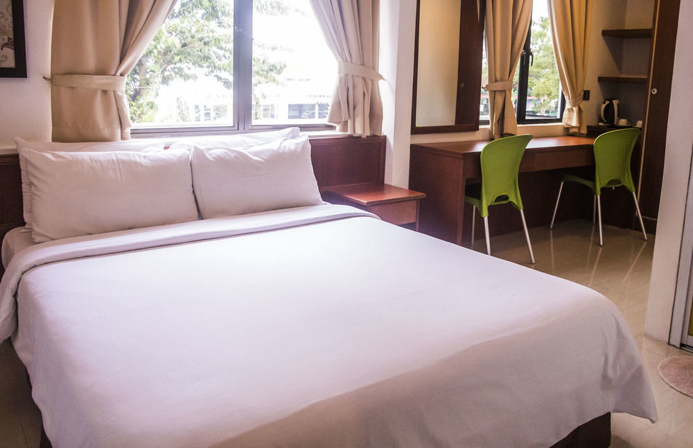 AG Hotel Penang Gelugor Bagian luar foto